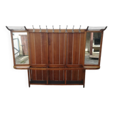 XXL locker room