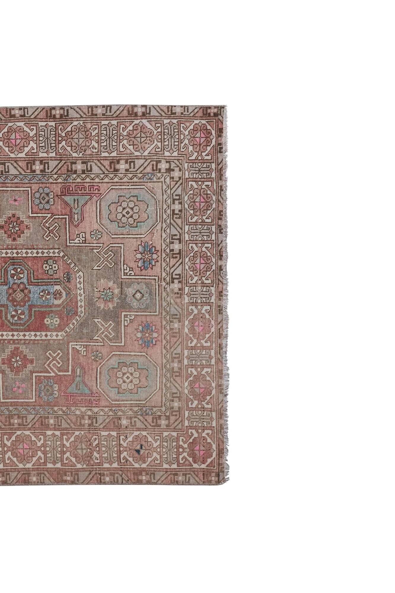 Vintage handmade Turkish rug 137x246 cm