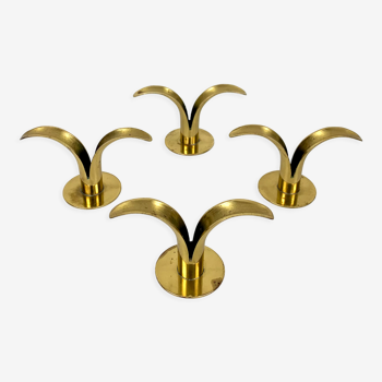Series of 4 Scandinavian "Lily" brass candle holders by Lbe Konst, ystad, Sweden