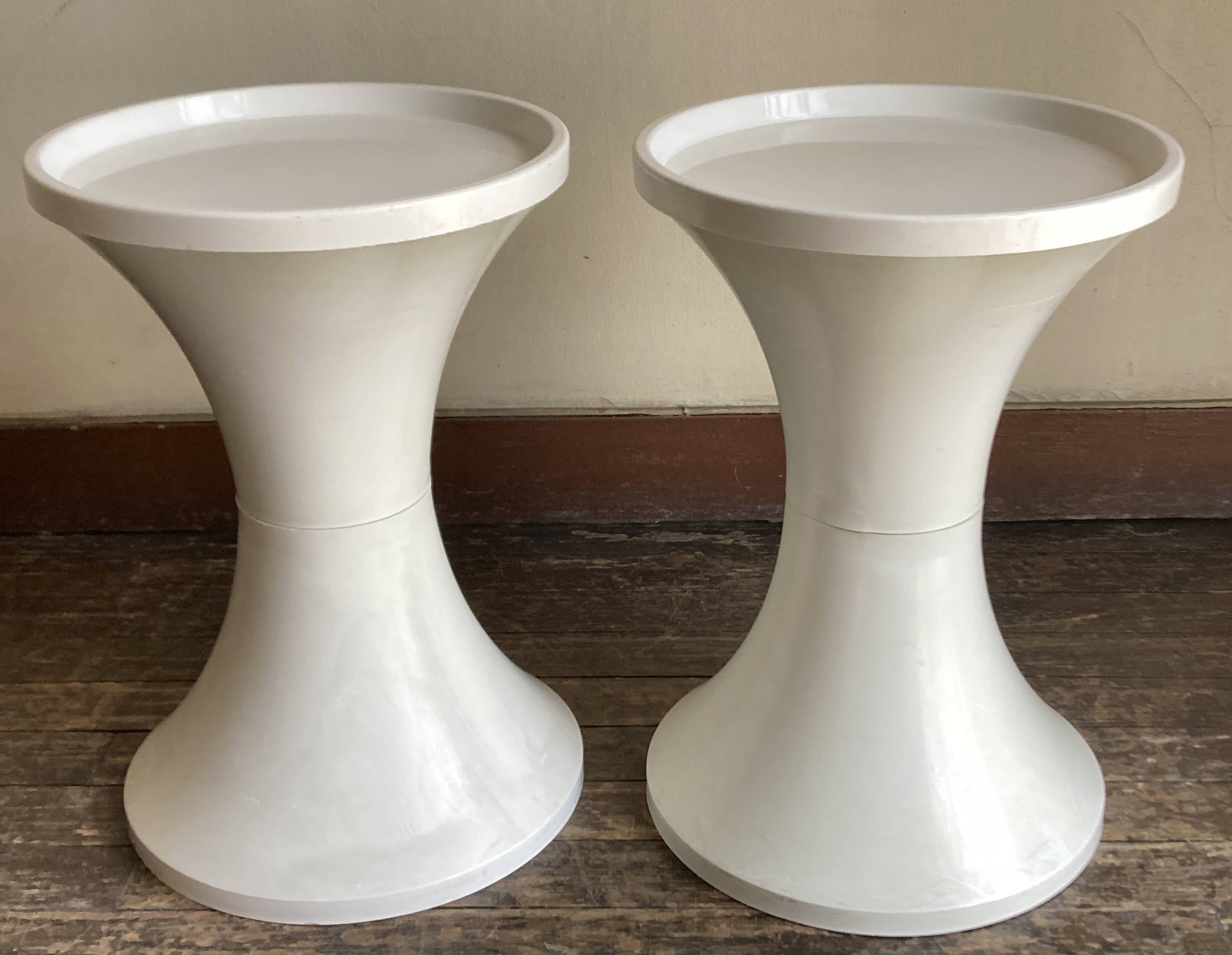 Pair of bedside tables 1970 Space Age in white ABS