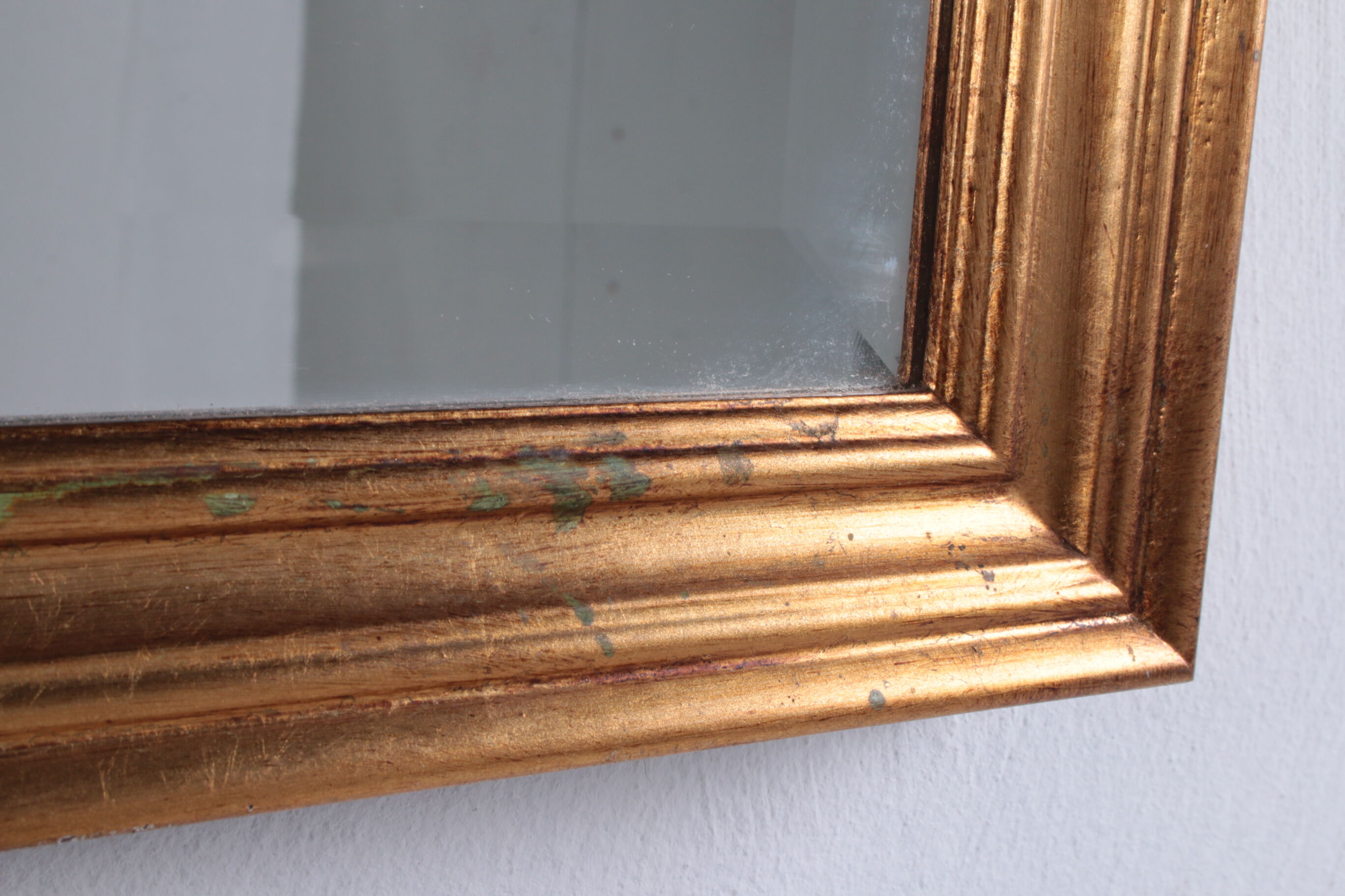 Gold mirror hollywood regency style, 1980