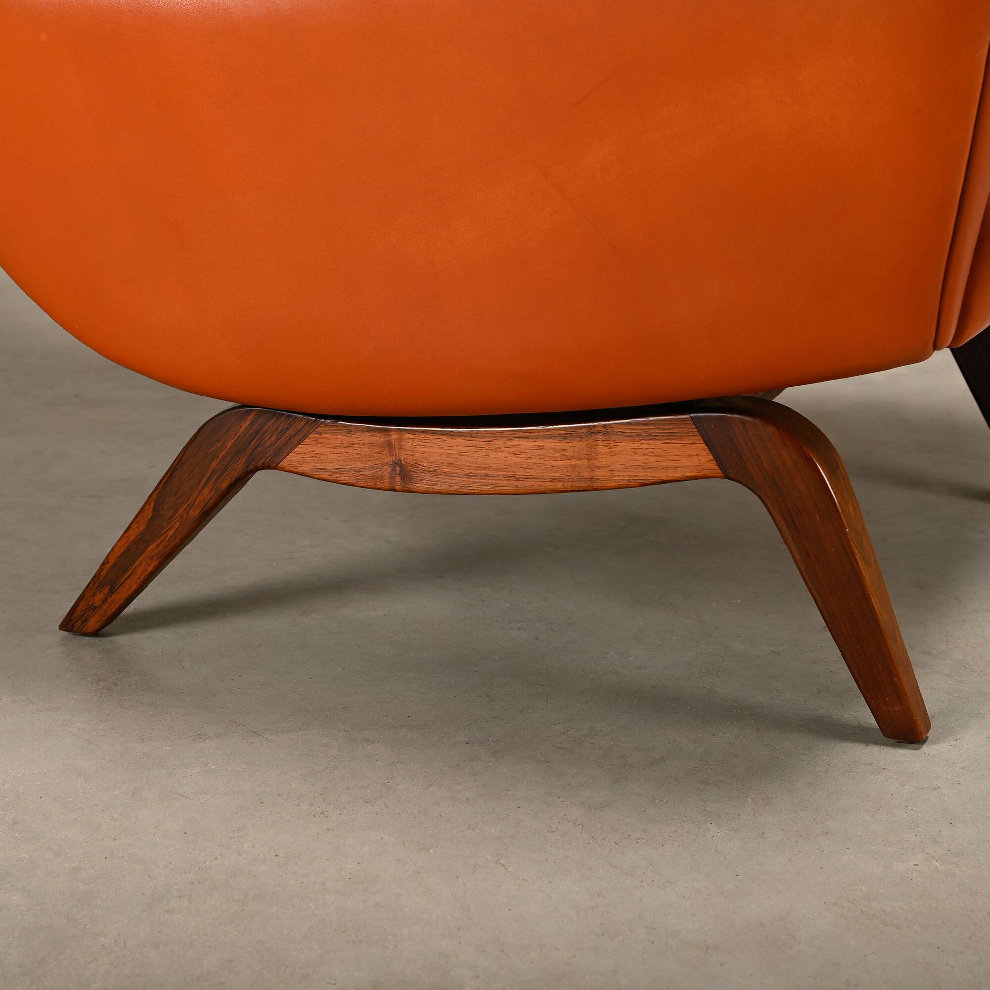 Illum Wikkelsø Wingback Armchair Model 110 in Cognac Leather, Denmark 1960s