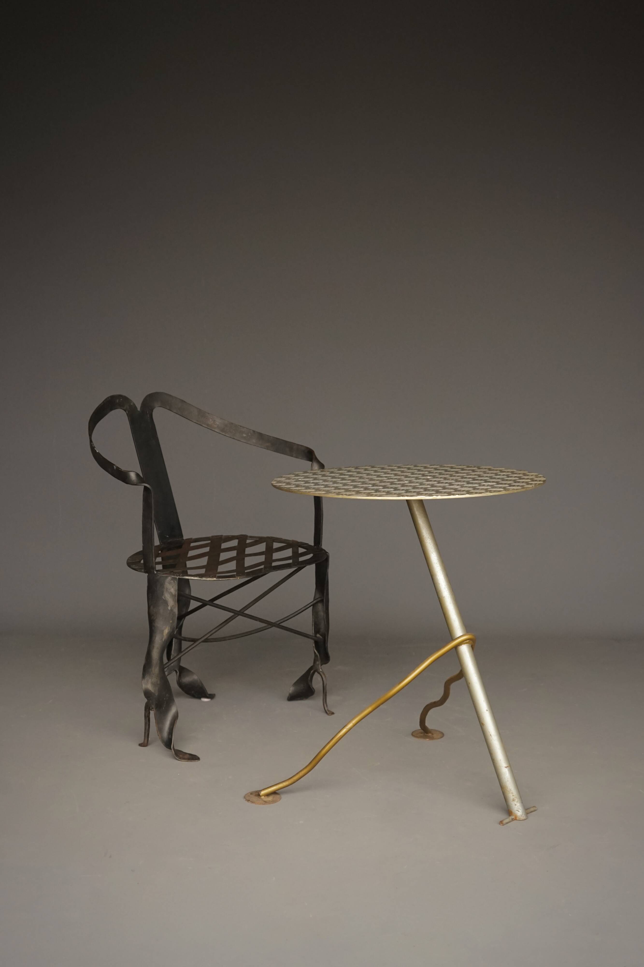 Table de jardin industrielle postmoderne en métal, années 1980