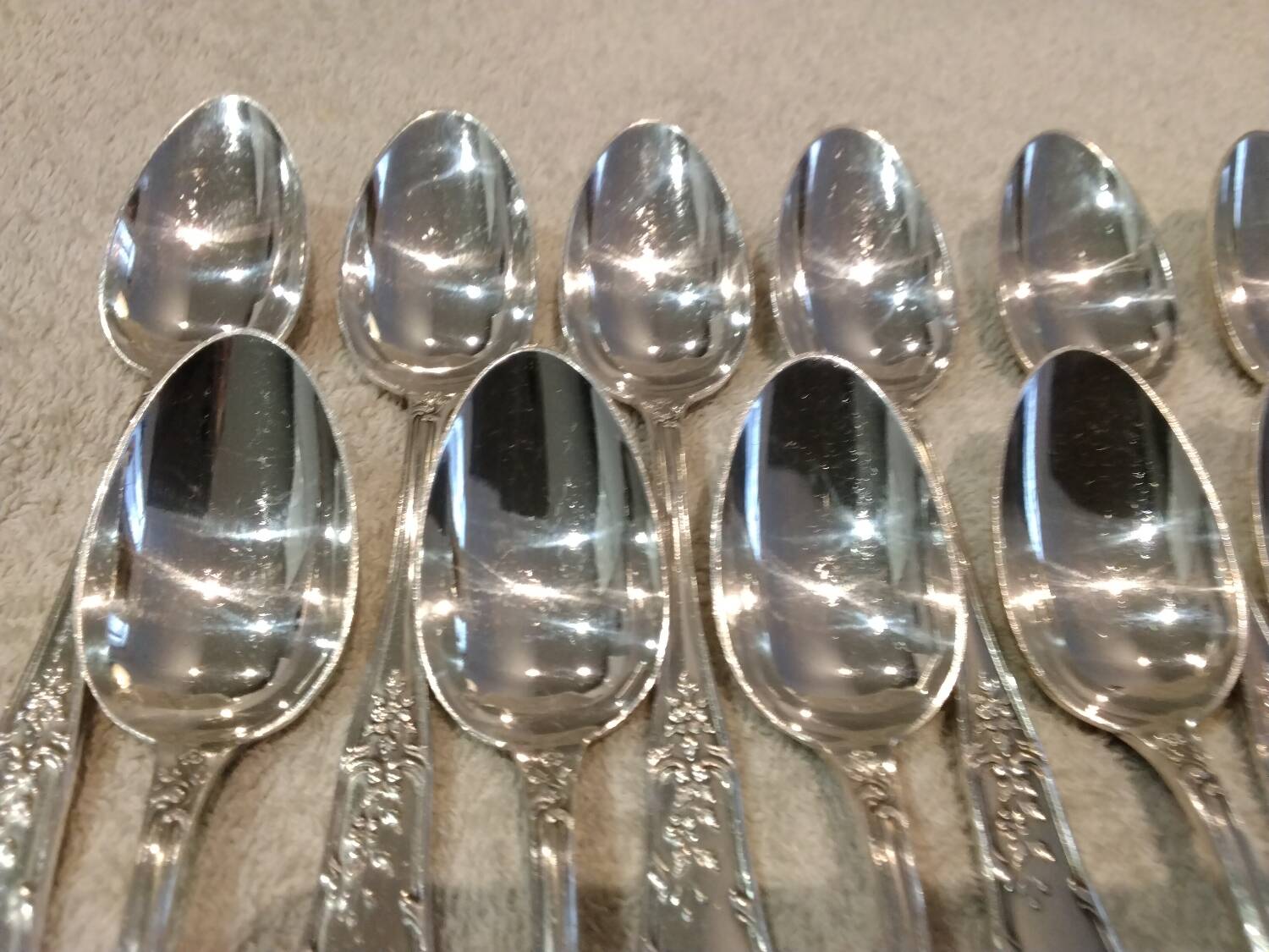 12 silver-plated metal coffee spoons by Boulenger LXV demi riche.