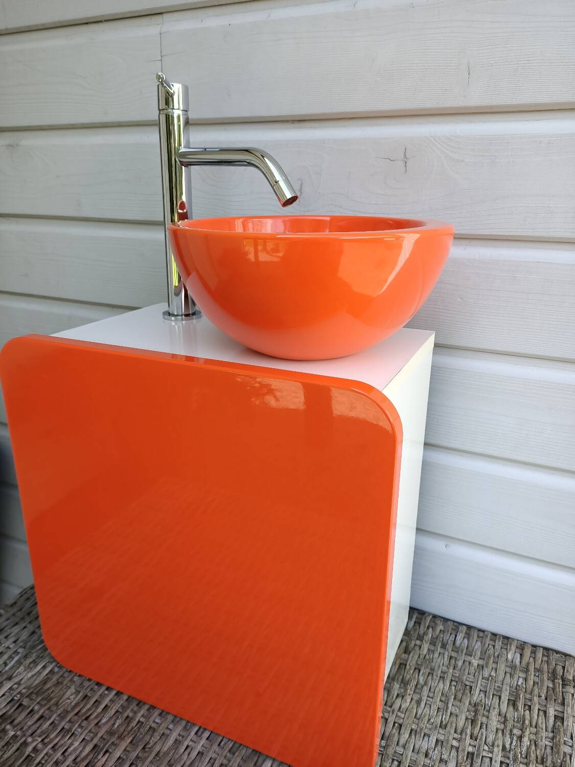 Bathroom furniture and its vintage basin