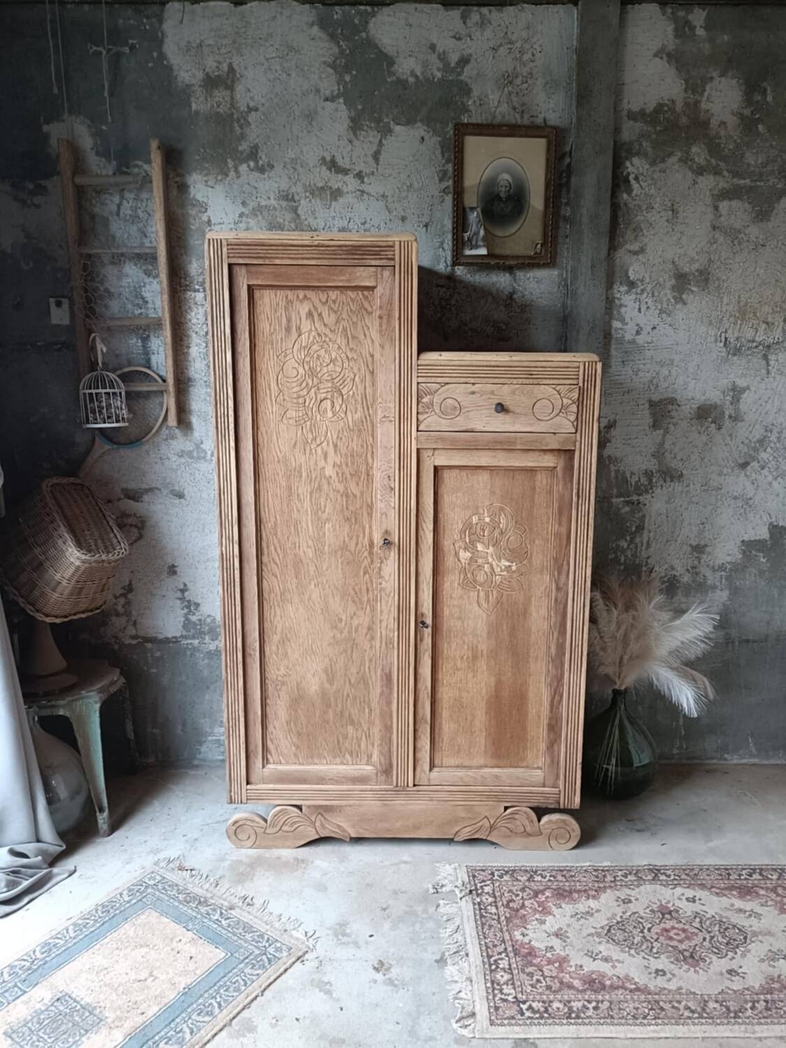 Asymmetrical wardrobe