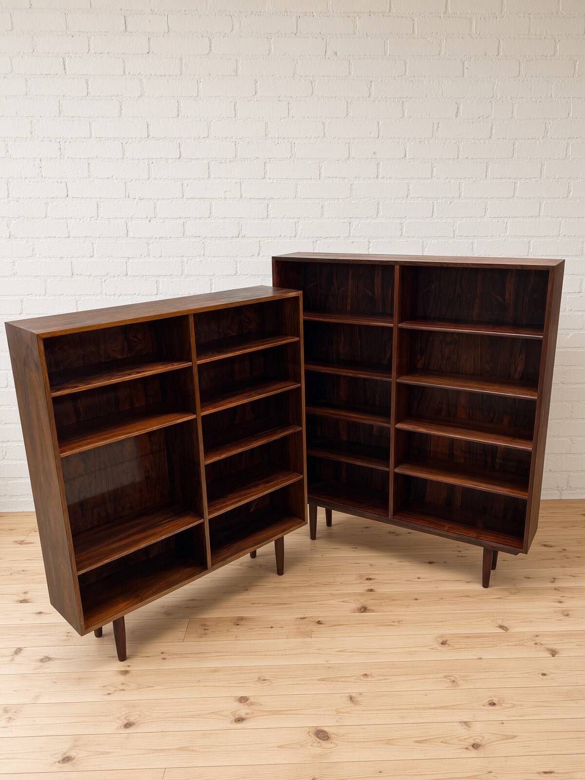 2 bibliothèques Omann Jun Modèle 6