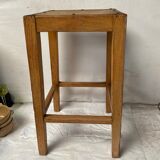 Tabouret de ferme en chêne clouté