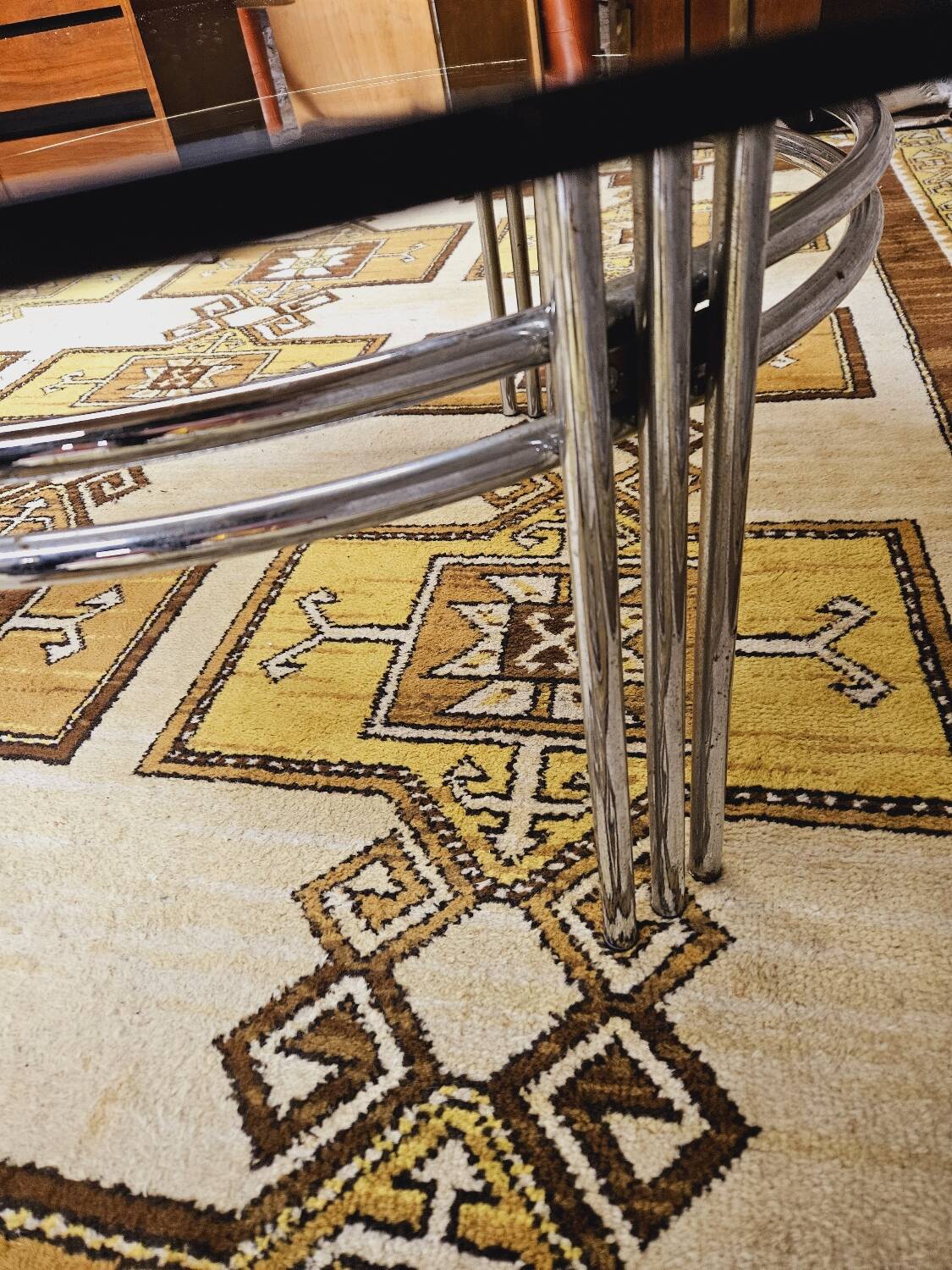 Table basse ronde verre fumé 1970