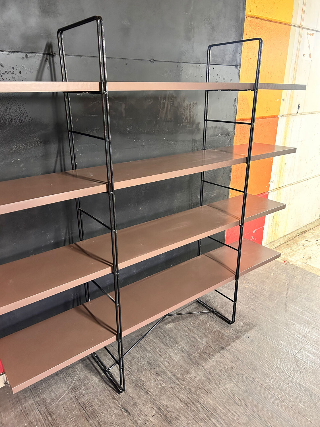 Enetri shelf