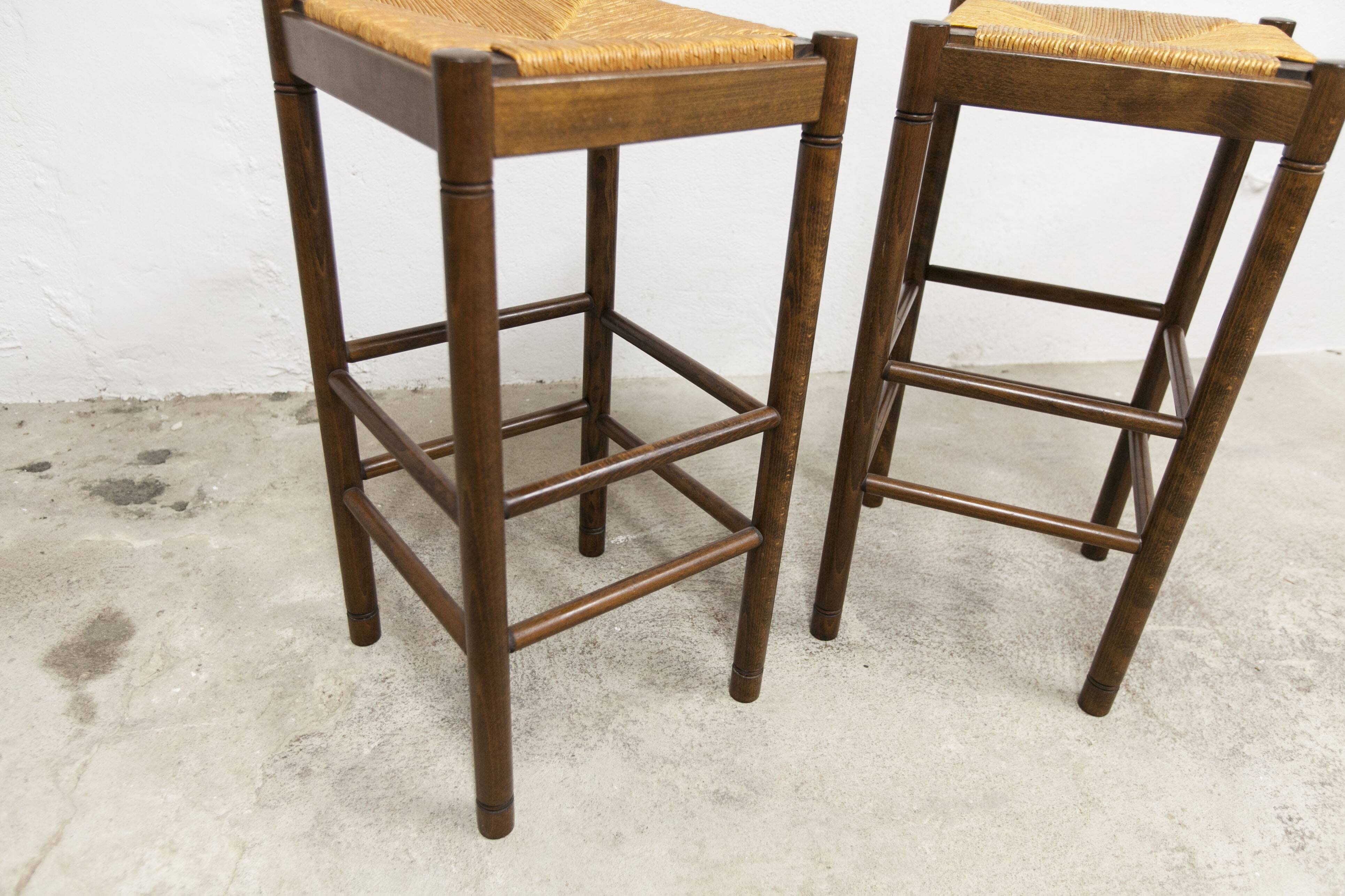 Pair of 80 cm high straw and beech bar stools