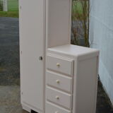 Asymmetrical wardrobe of the 40s