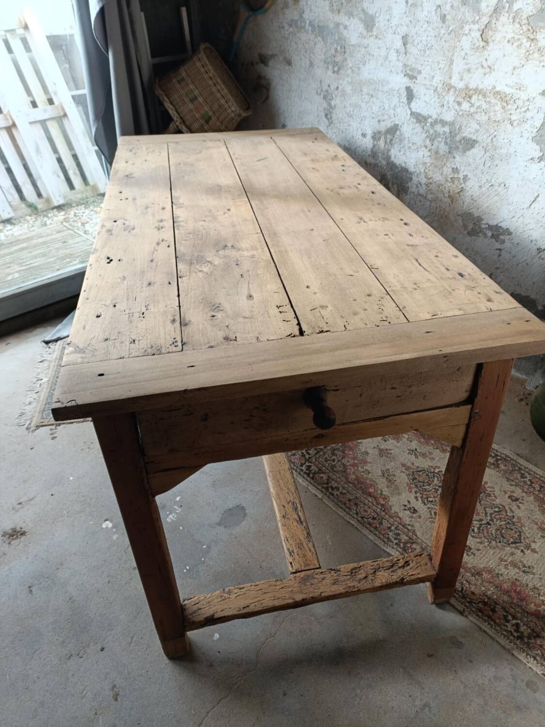 Farm table