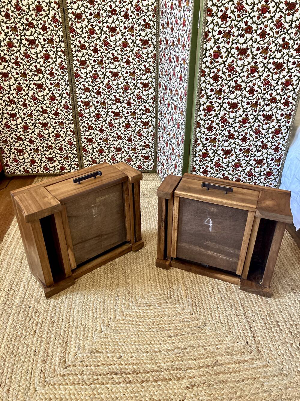 Pair of low cabinets in solid wood – bedside tables or side tables.