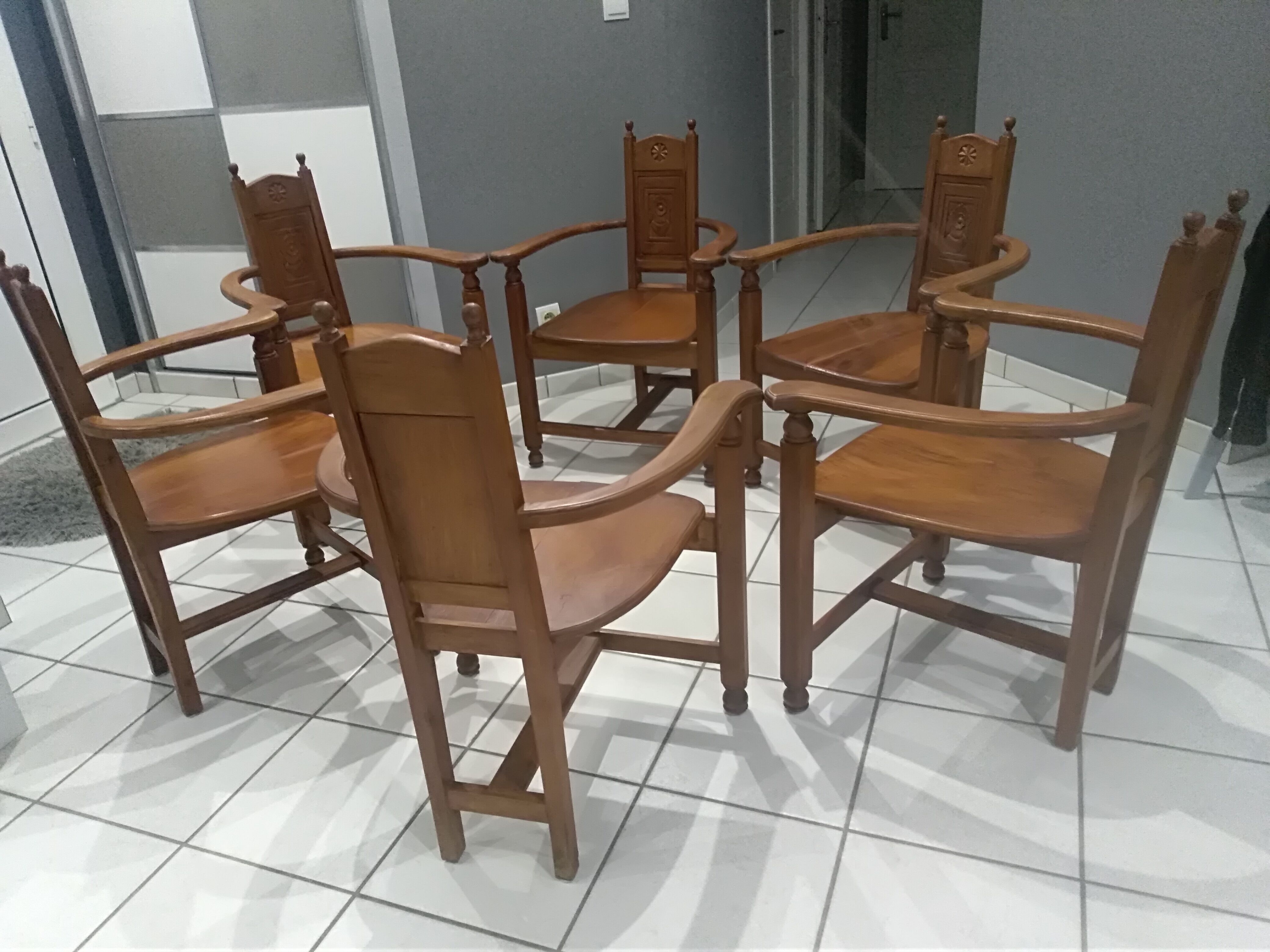 Set of 6 walnut armchairs from the early 20th century