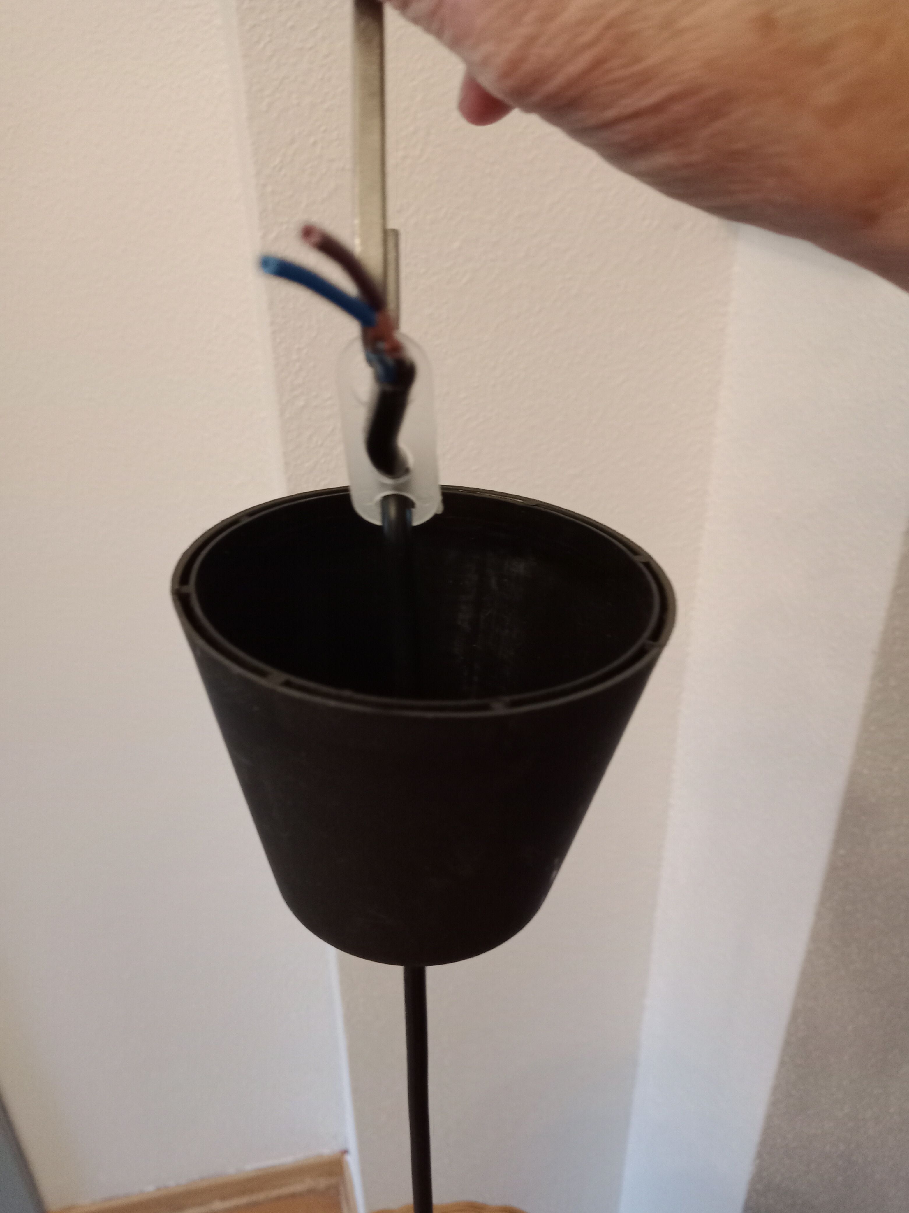 Scandinavian wicker suspension