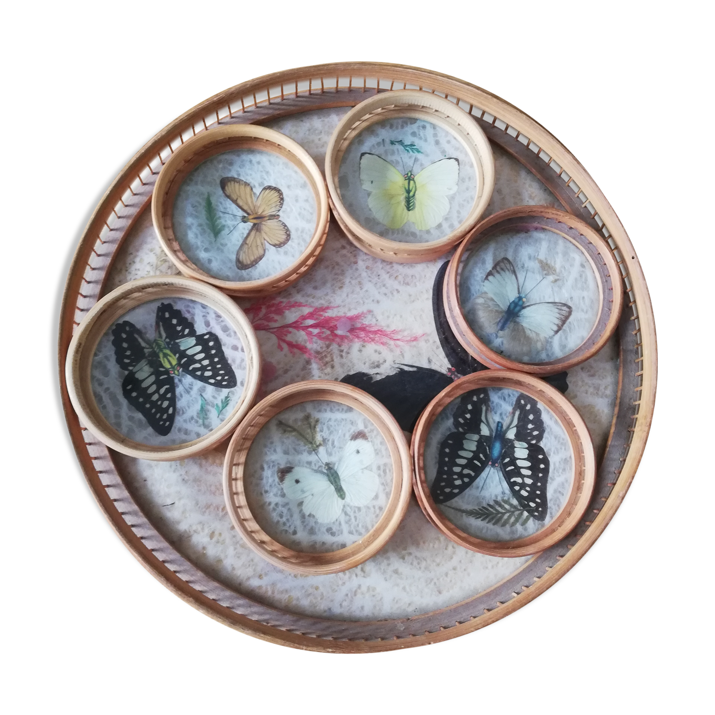 Vintage rattan tray with 6 under glasses