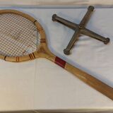 Old wooden tennis racket doria special
