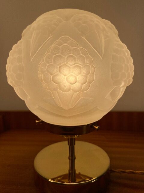 Vintage art deco glass globe table lamp