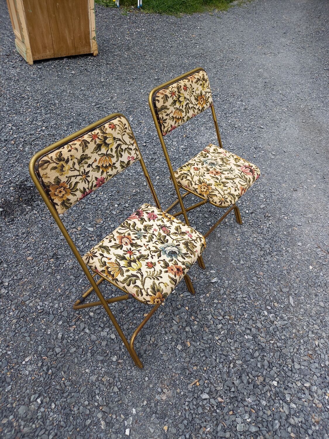 2 folding chairs lausanne vintage tapestry