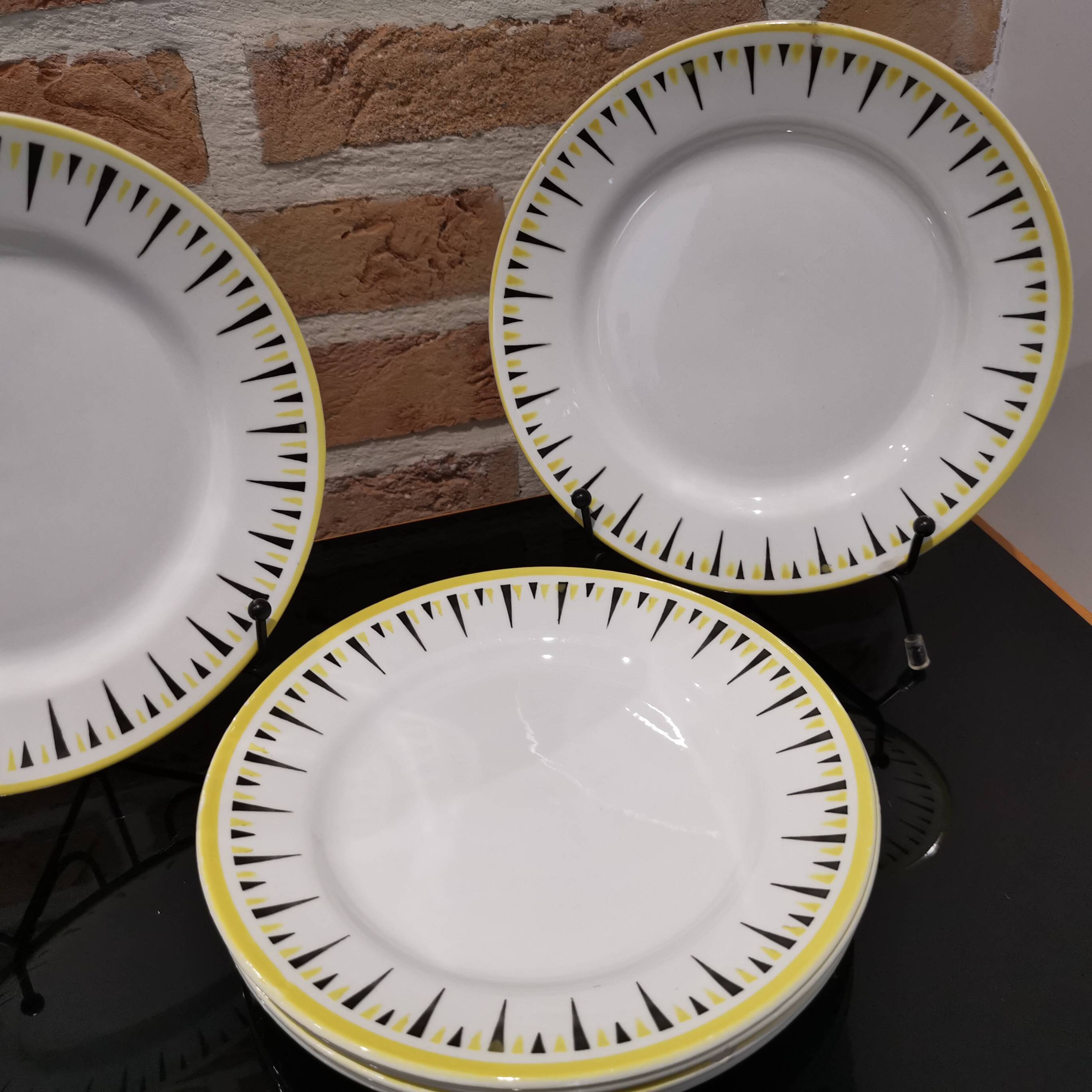 6 dessert plates from the 50s in yellow & black Badonviller earthenware