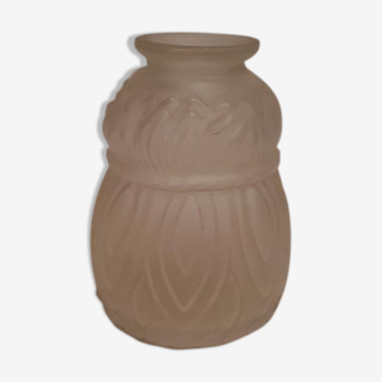 Vase en verre pressé moulé dépoli blanc stylisé aux formes art déco