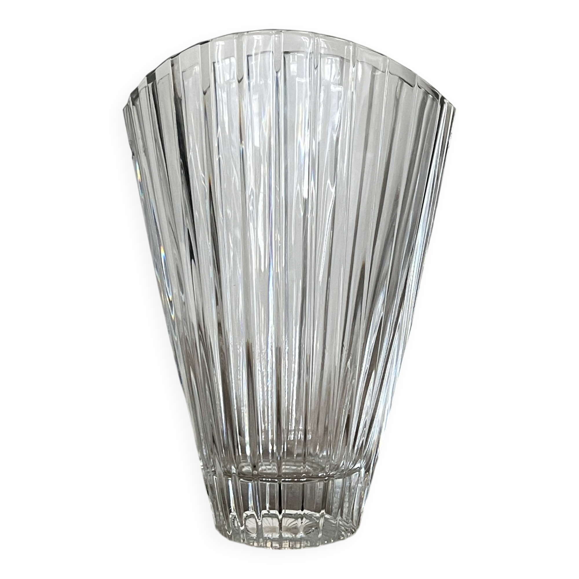 Large Art Deco fan vase in Arques crystal, France 1950