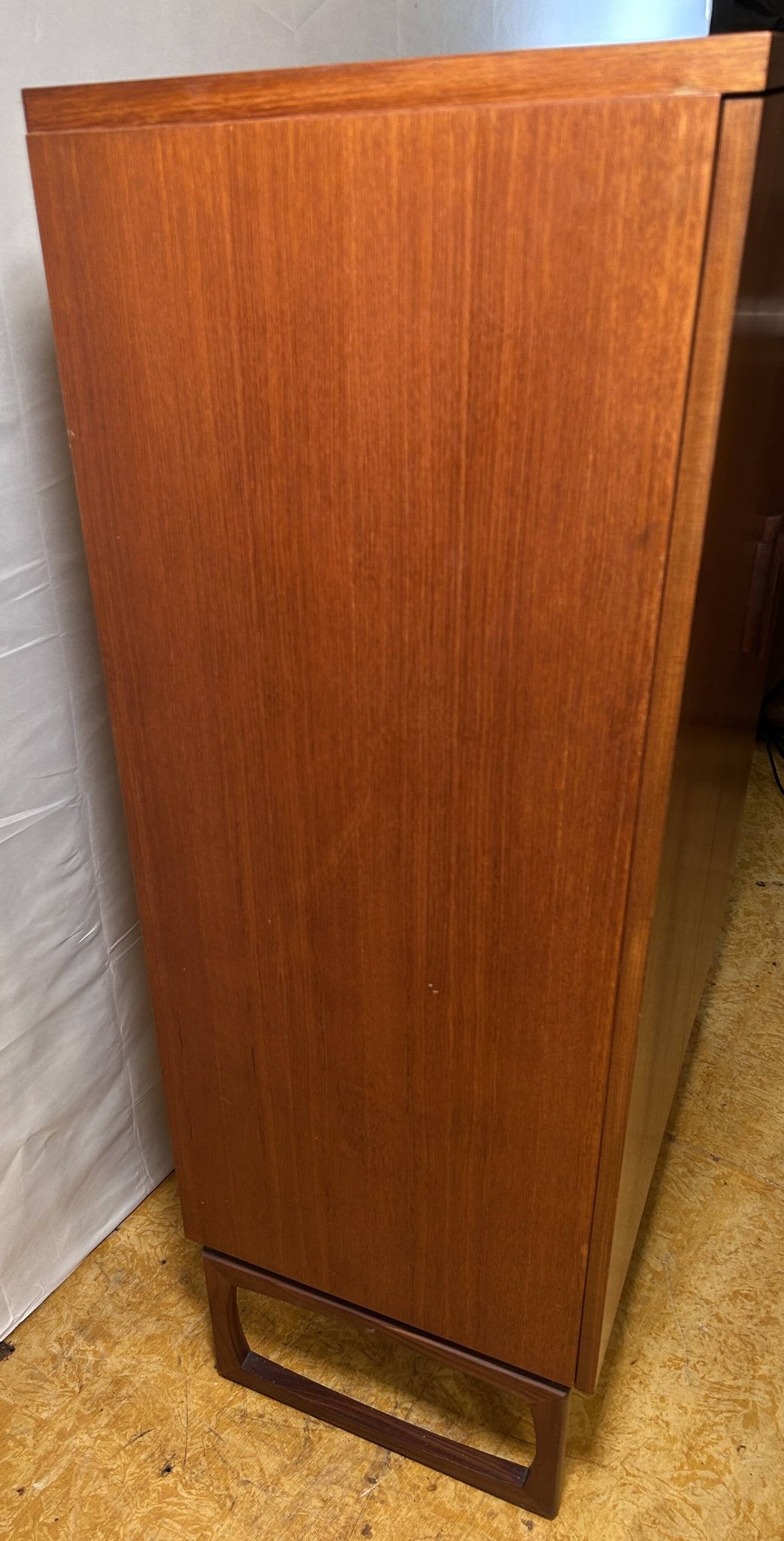 Mid-Century Retro Vintage Teak Batchelor Wardrobe G Plan – 1960 Quadrille