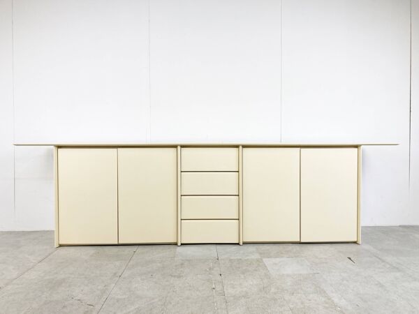 Enfilade laquée crème 1980