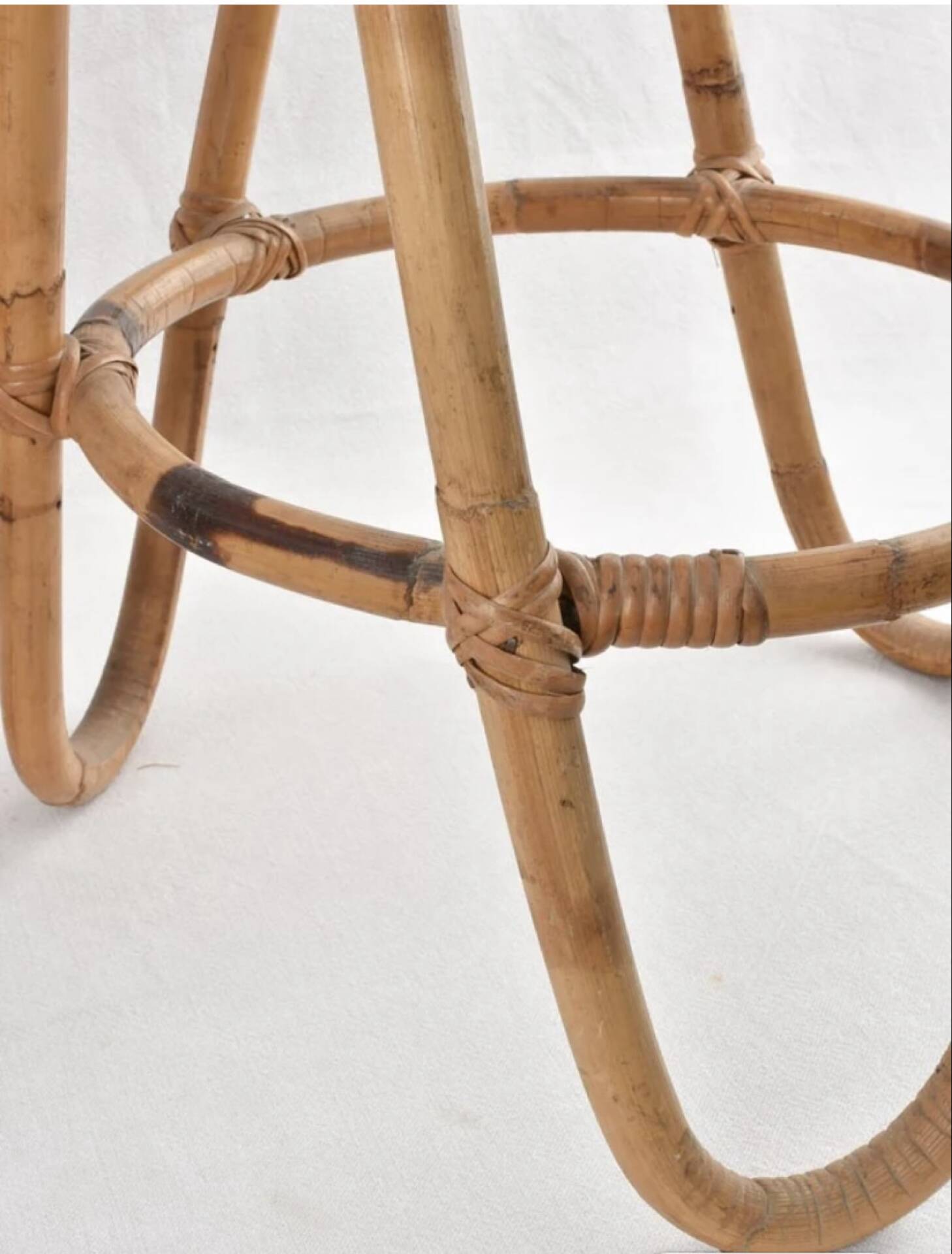 2 bar stools