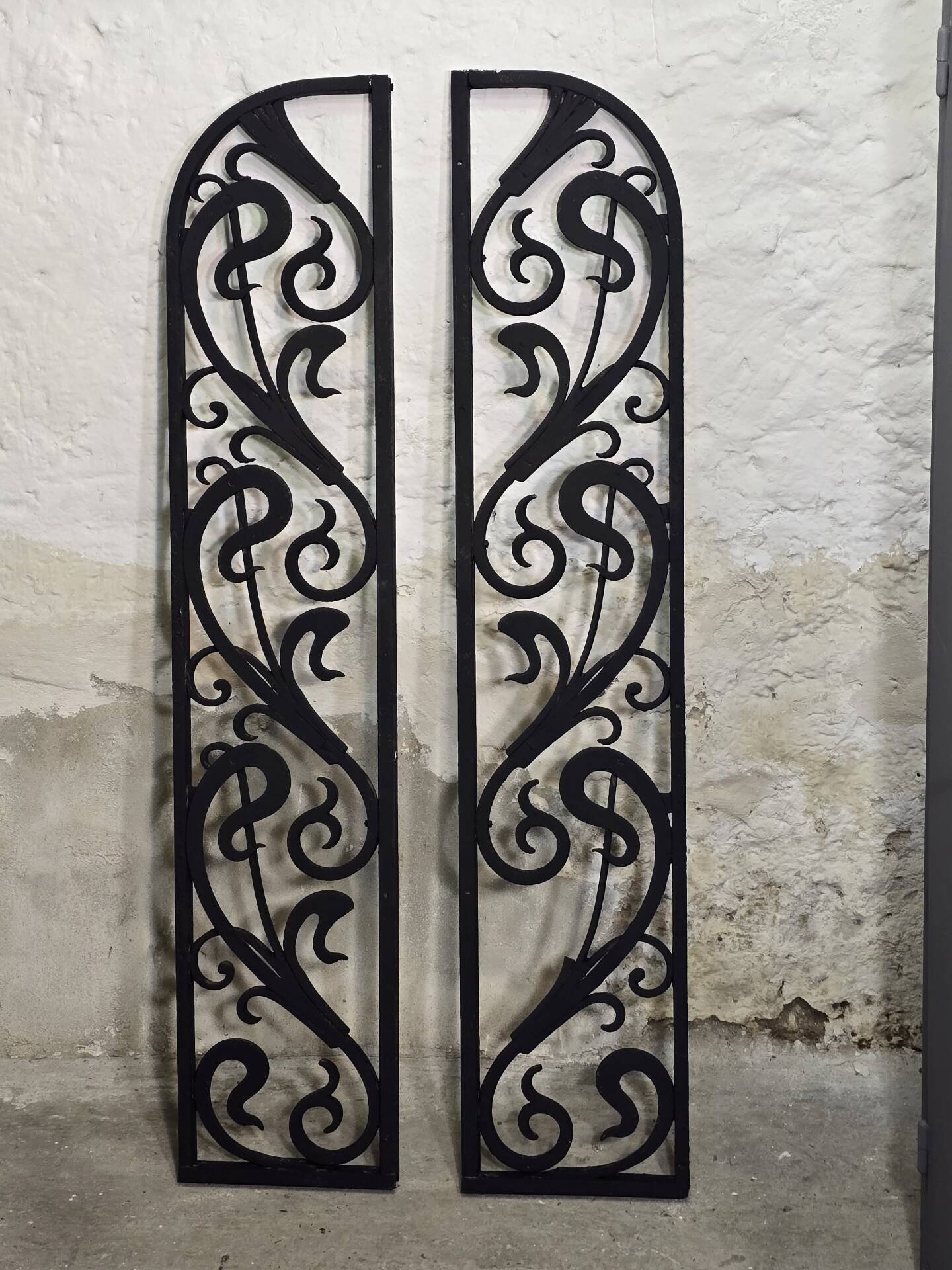 Wrought iron grille from the early 20th century Art Deco / Art Nouveau