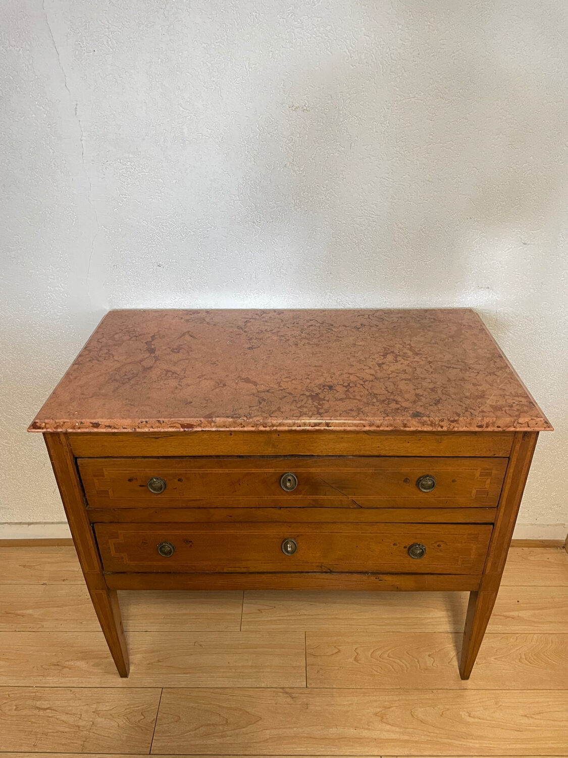 Louis XVI Chest of Drawers in Walnut and Marquetry