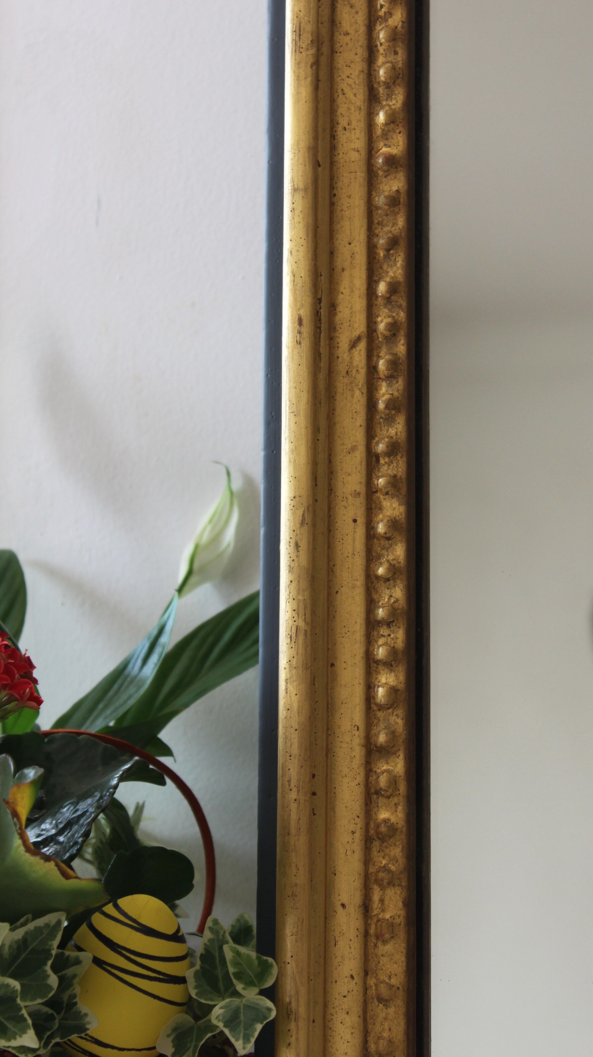 Miroir doré longiligne ancien à la feuille d'or et teinte grise 36x121cm