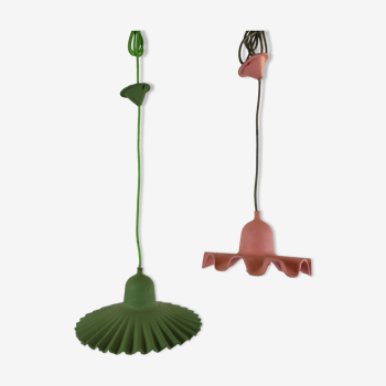 Deux suspension en carton recyclé, rose et vert, Seletti