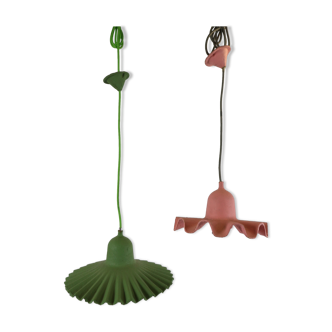 Deux suspension en carton recyclé, rose et vert, Seletti