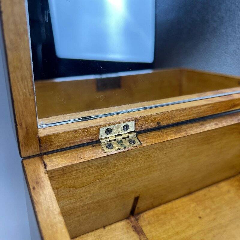 Biedermeier Box in Walnut Veneer on Maple, Austria, 1840s