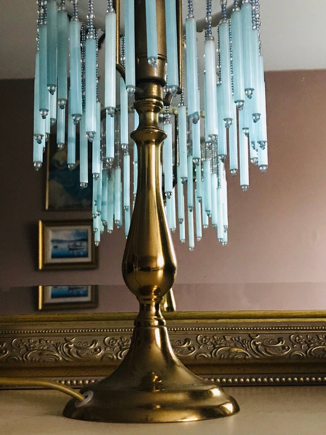 Tassel table lamp