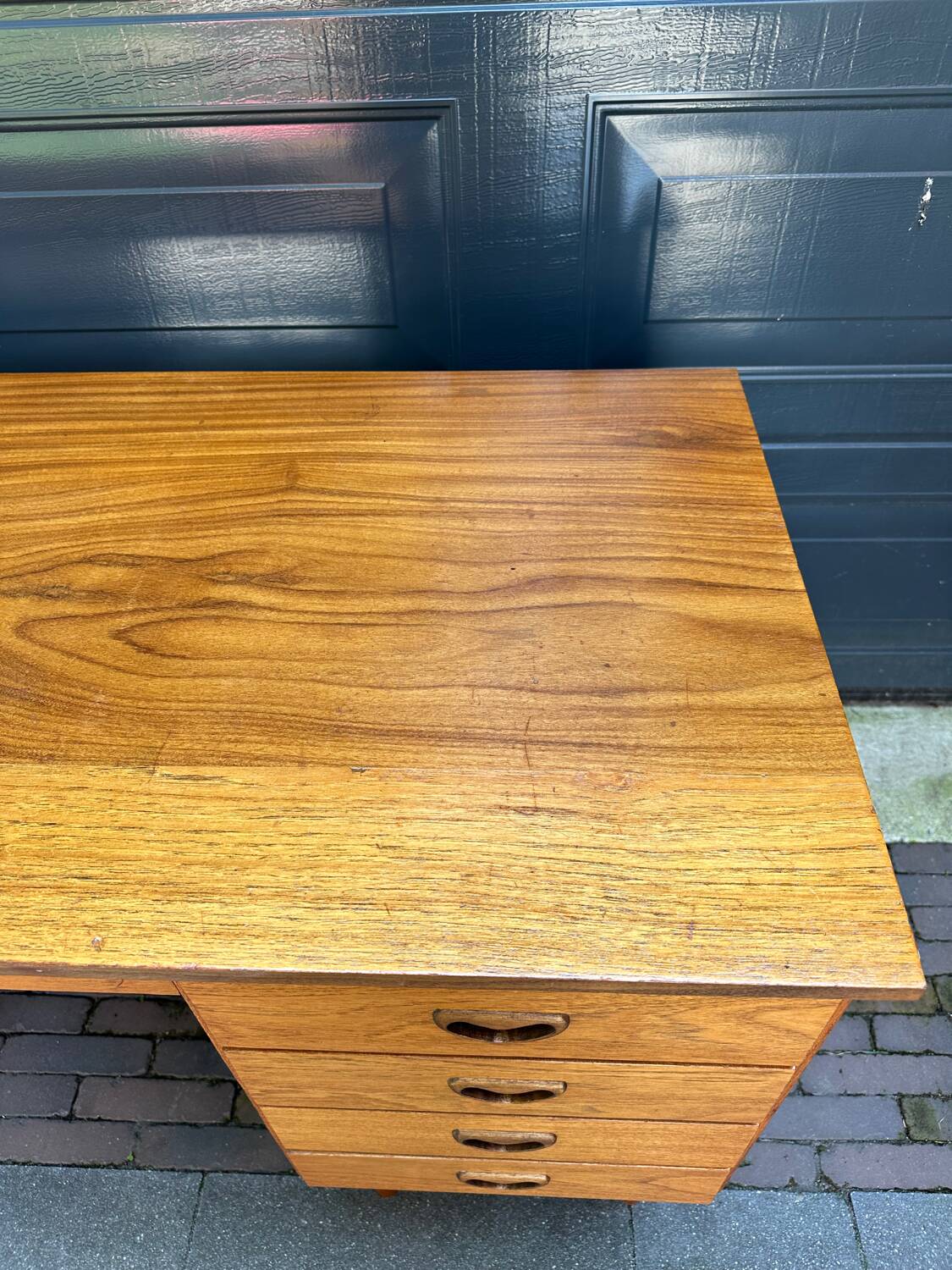 Louis van Teeffelen desk