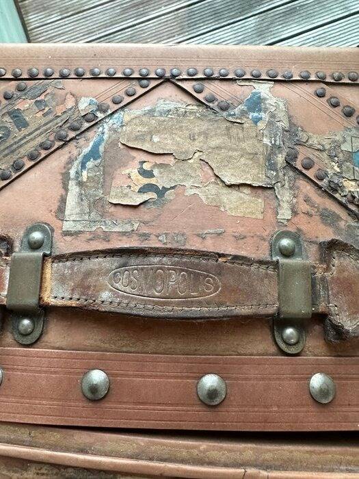 Large travel trunk wardrobe Cosmopolis – vintage leather trunk