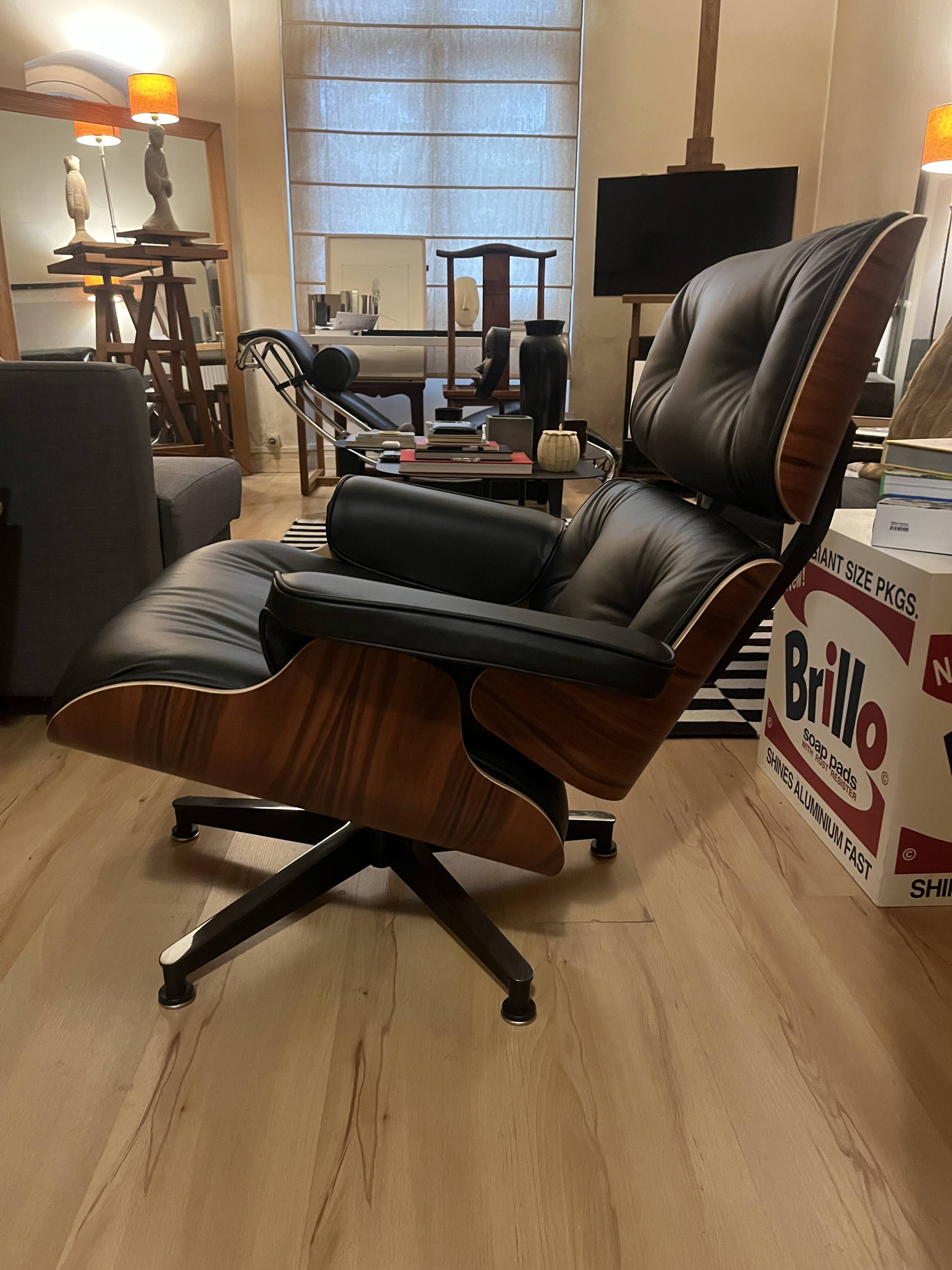 Charles Eames lounge chair, Herman Miller edition