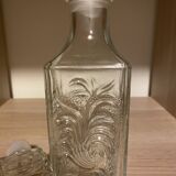 Carafe en verre ciselé