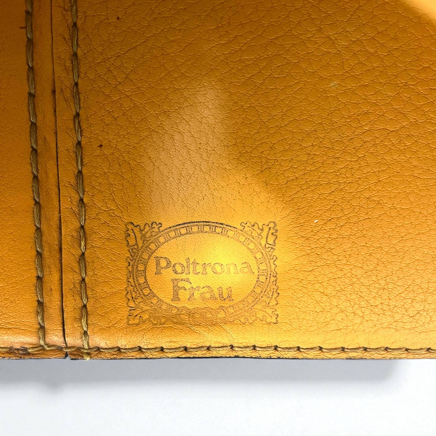 Pausa model canapé, Pierluigi Cerri for Poltrona Frau, 1990