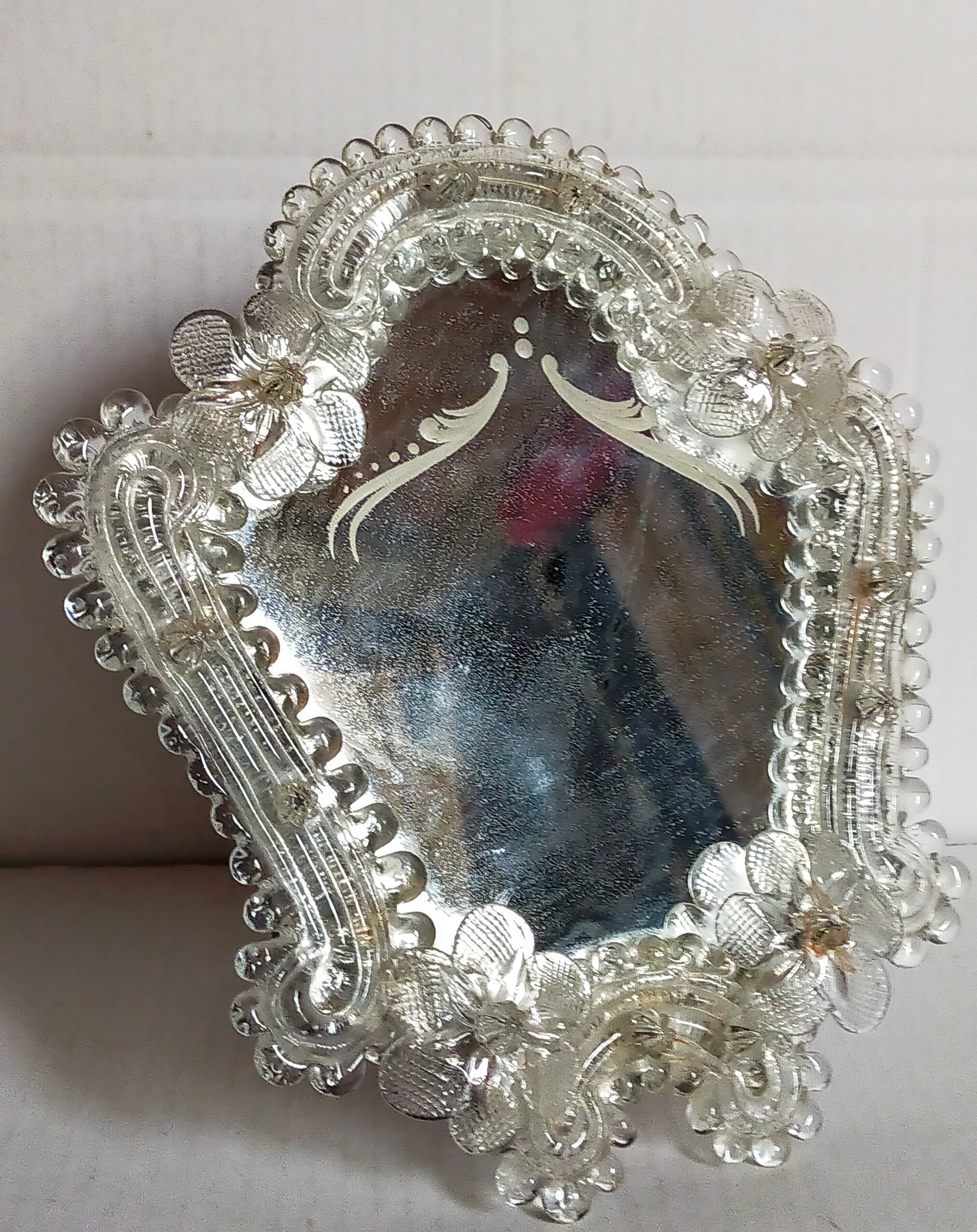Venetian mirror 22cm X 24 cm Murano glass to pose 50s