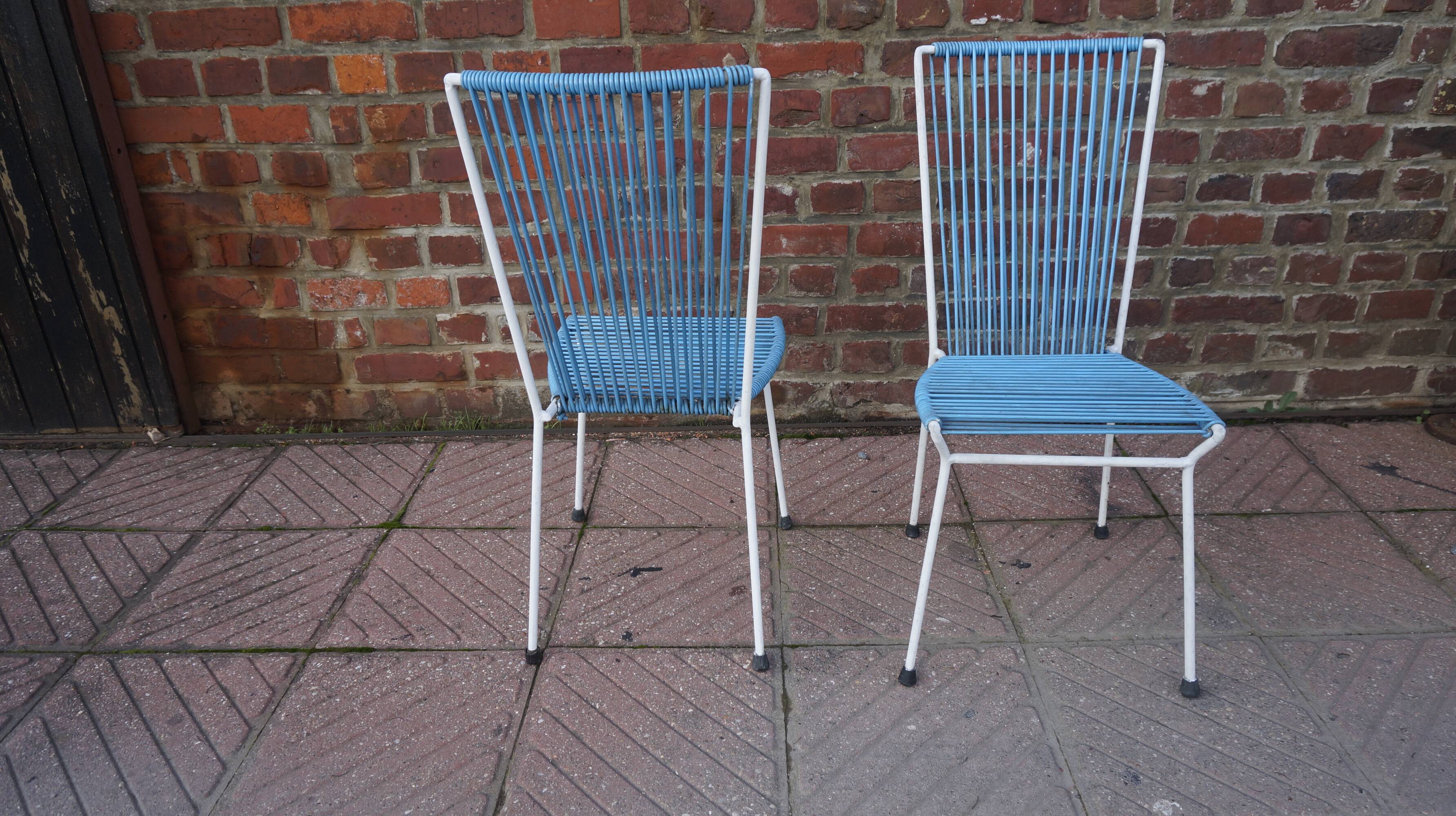 Scoubidou chairs