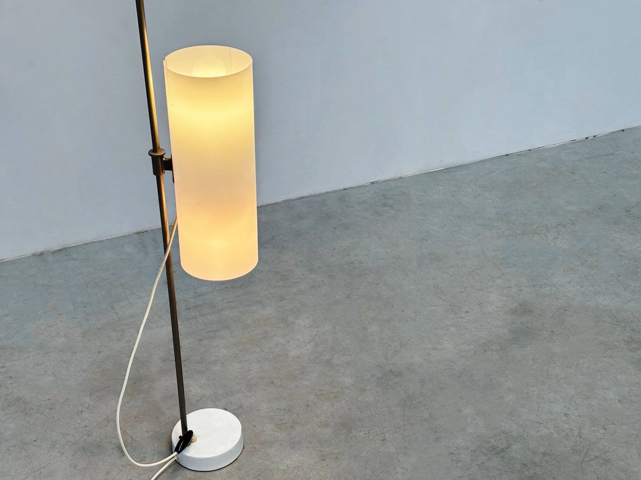 1970s ST330 floor lamp by H. Fillekes for Artiforte