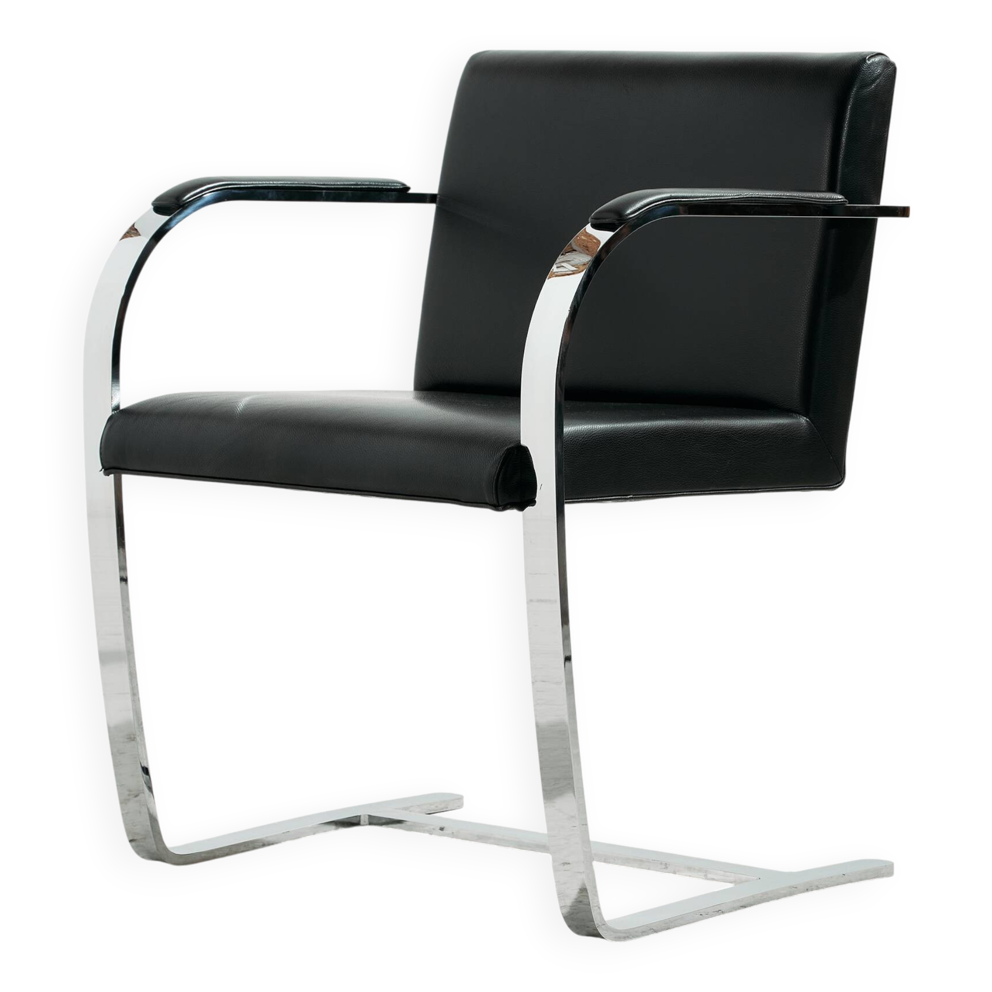 Brno armchair by Alivar