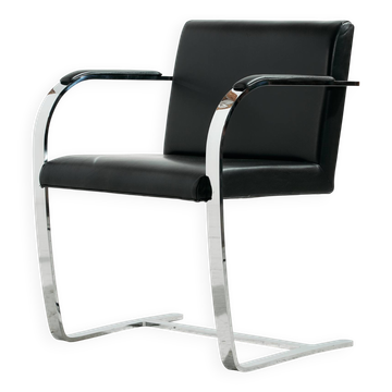 Brno armchair by Alivar