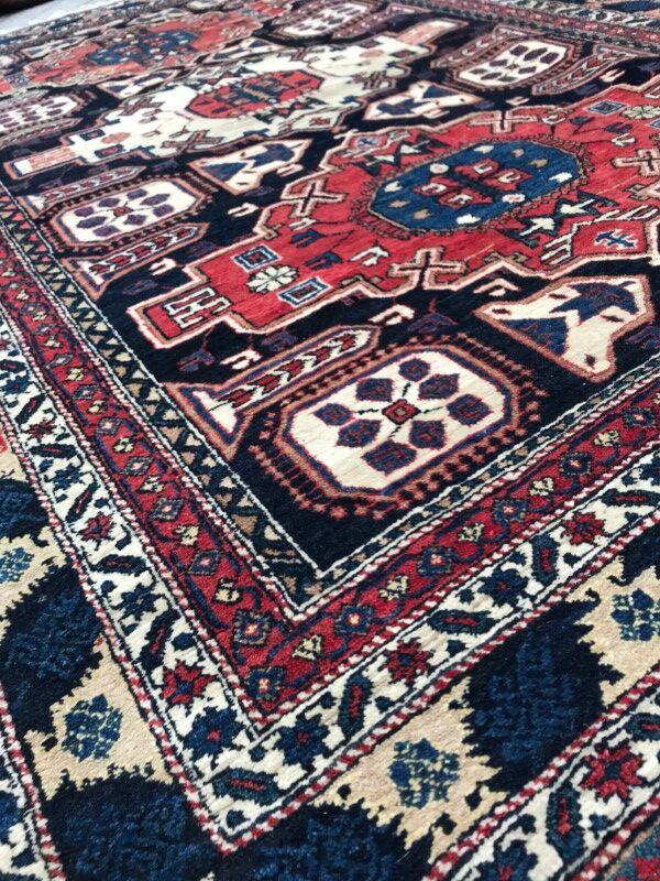 Carpet vintage Caucasian Chirwan done hand 140 X 210 CM