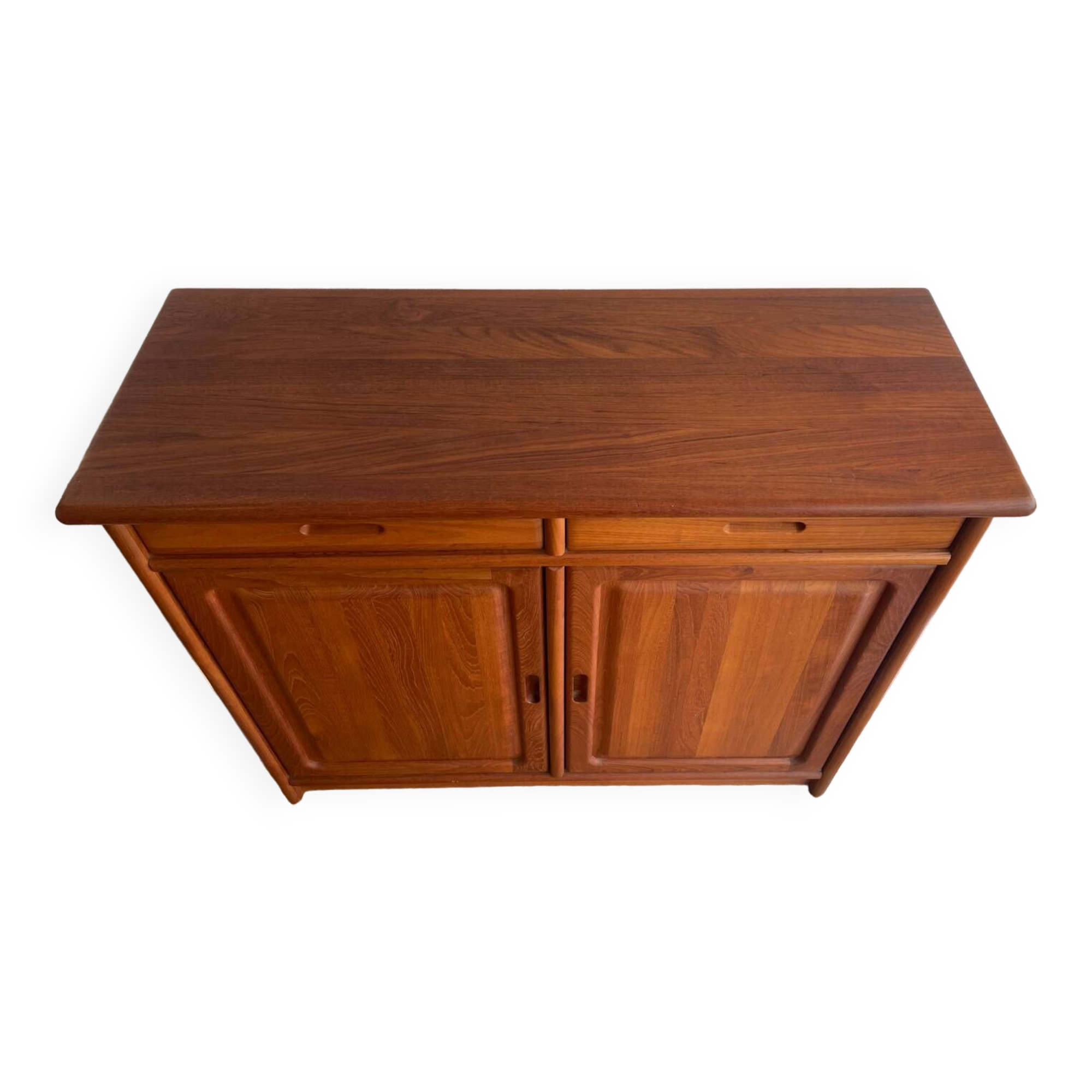 Danish chest of drawers in solid teak