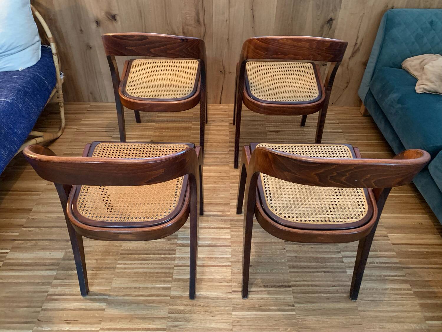 Baumann table and chair set